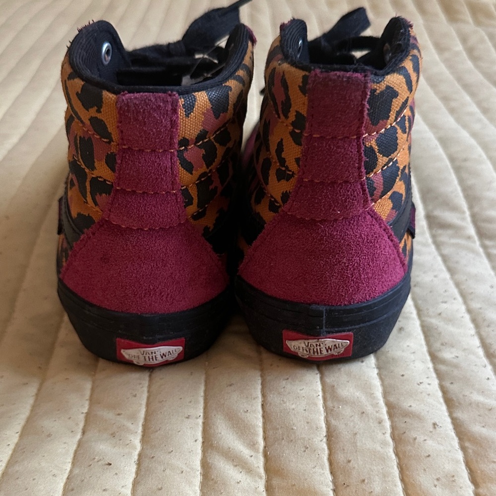 Leopard van  High-Top Sneakers - Picture 2 of 4